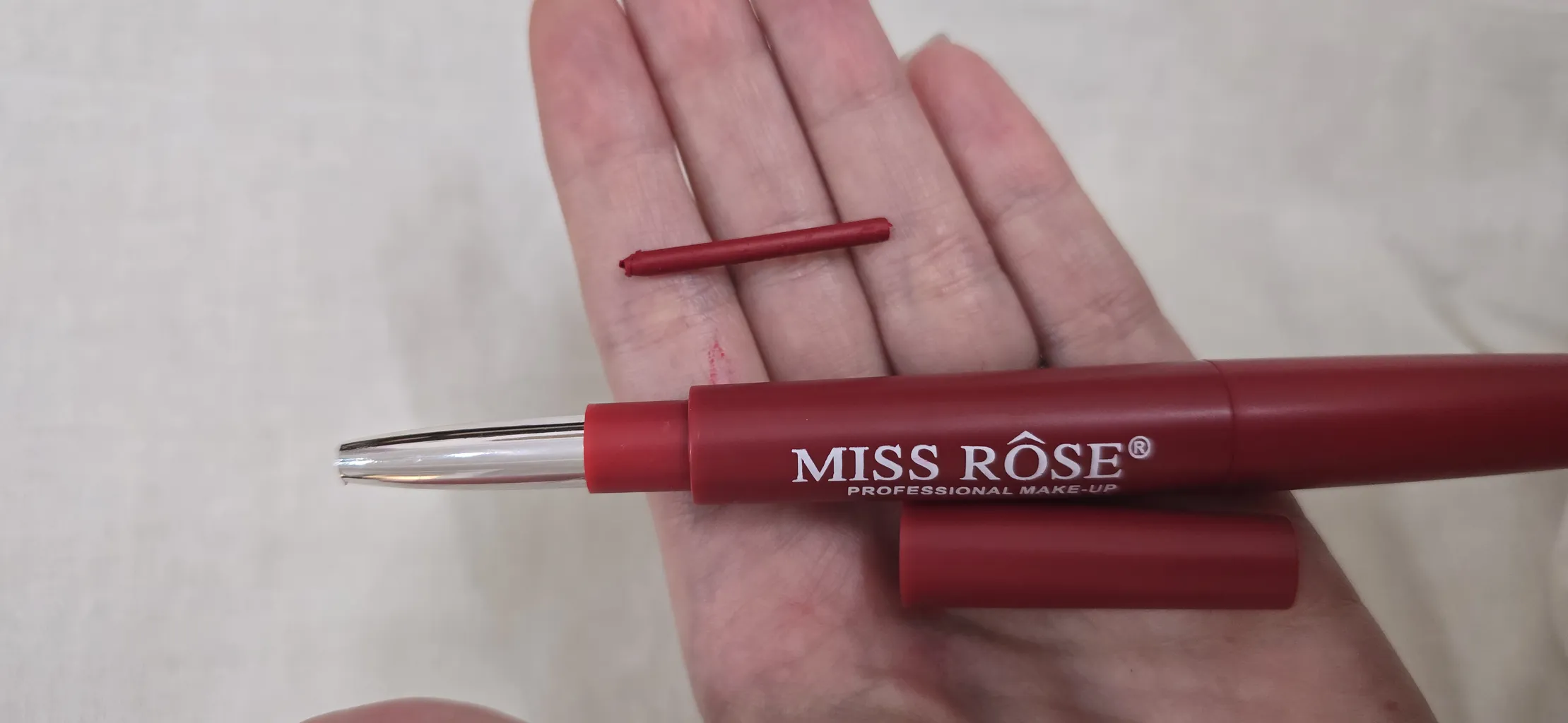 رژ لب جامد و خط لب میس رز شماره 35