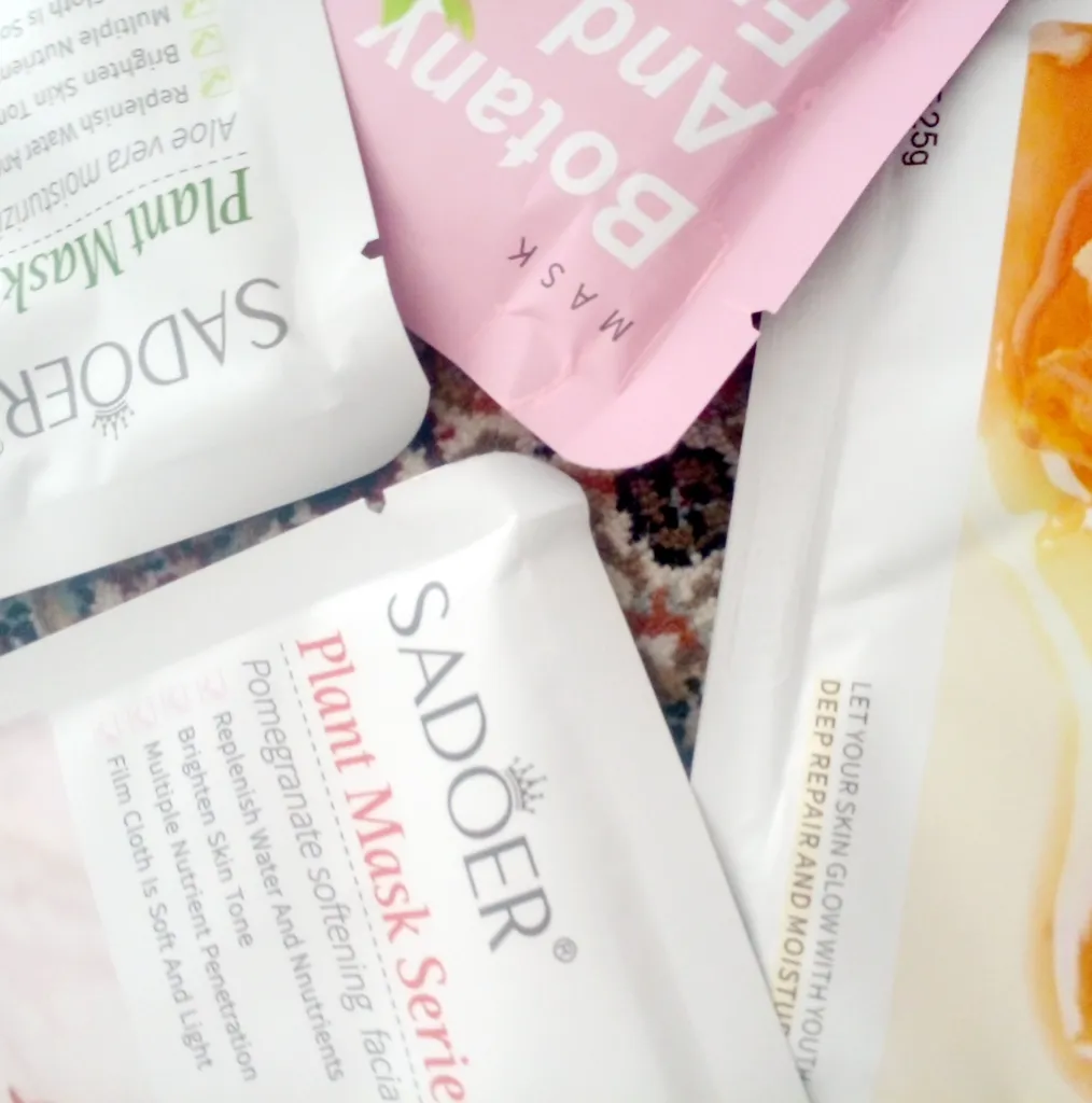 ماسک صورت سادور مدل ورقه ای وزن 25 گرم بسته 4 عددی