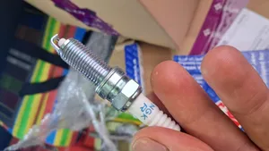 تجریه خرید شمع خودرو ان جی کی مدل LZKR6B-E 94937 یورو 4 بسته 4 عددی