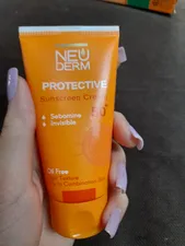 تجریه خرید کرم ضدآفتاب بی‌رنگ نئودرم مدل Highly Protective SPF50، مناسب پوست‌های چرب تا مختلط، حجم 50 میلی‌لیتر
