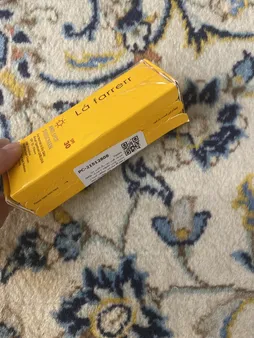 کرم ضدآفتاب و ضدلک بی‌رنگ لافارر مدل SPF30، مناسب پوست‌های خشک و معمولی، حجم 40 میلی‌لیتر