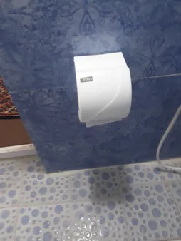 جای دستمال توالت سنی پلاستیک مدل Madis 4408