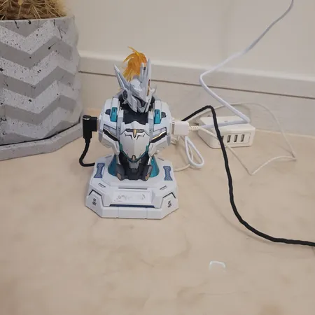 شارژر رومیزی مدل 5 پورت چراغ دار کد MCT-E02