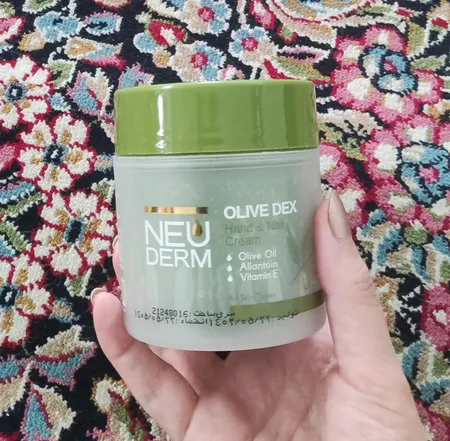 کرم مرطوب‌کننده دست و ناخن نئودرم مدل Olive Dex حجم 150 میلی‌لیتر
