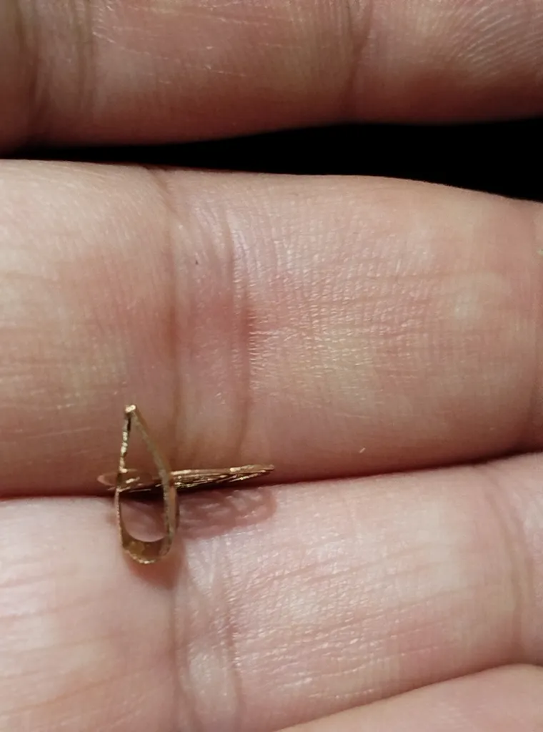 آویز گردنبند طلا 18 عیار دخترانه مدوپد طرح گل