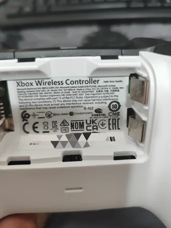 دسته بازی ایکس باکس مدل Pulse RED