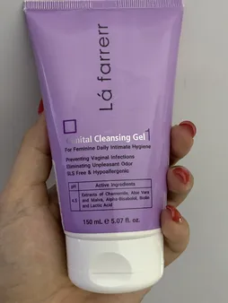 ژل بهداشتی بانوان لافارر مدل 01 مناسب قبل از یائسگی حجم 150 میلی لیتر