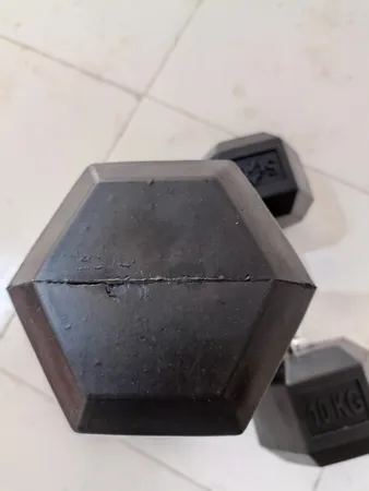 دمبل مدل شش ضلعی وزن 10 کیلوگرم بسته دو عددی