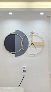 تجریه خرید ساعت دیواری کوارتز اِلِنسی مدل مونیکا