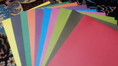 مقوا رنگی سایز ۳۴×۲۴ بسته ۲۰ عددی (۱۰ رنگ از هر کدام ۲ عدد)