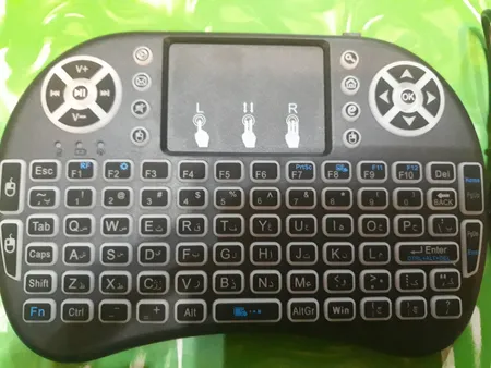 مینی کیبورد بی‌سیم همراه با تاچ‌پد مدل 08RF/2.2 Persian