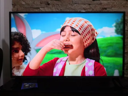 محافظ صفحه نمایش  مناسب برای تلویزیون 49 اینچ