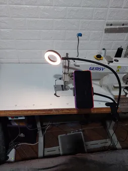 رینگ لایت و نگهدارنده موبایل مدل M2