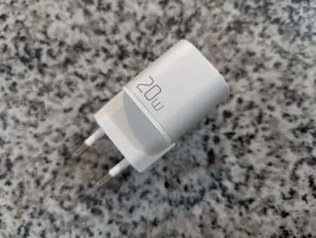 شارژر دیواری 20 وات مک دودو مدل CH-402