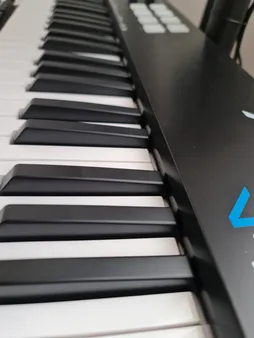 میدی کنترلر السیس مدل V49 MKII