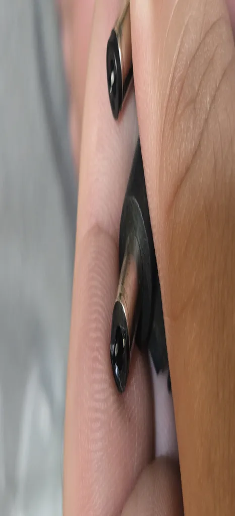 یو پی اس کارتخوان و مودم یوپوز مدل n202p ظرفیت ۴۰۰۰ ولت آمپر