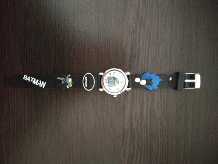 ساعت  مچی عقربه ای پسرانه مدل بندسیلیکونی بتمن کد 539