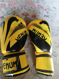 تجریه خرید دستکش بوکس ونوم مدل V400