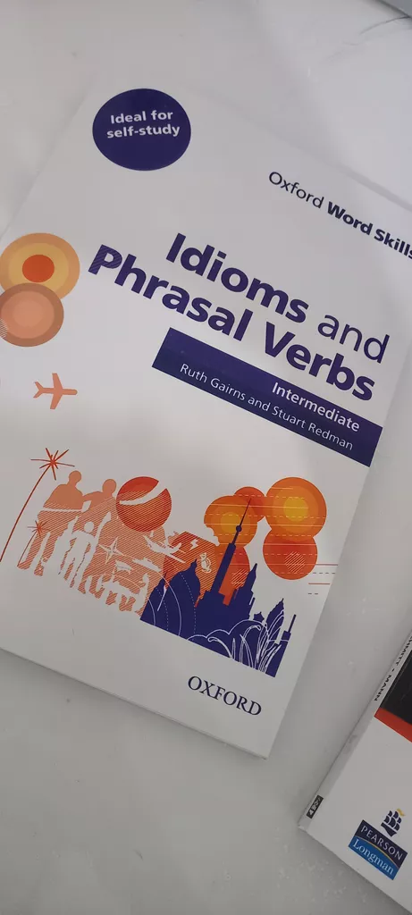 کتاب Idioms and Phrasal Verbs Intermediate اثر Stuart Redman انتشارات Oxford