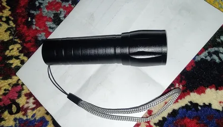 چراغ قوه دستی مدل UV filtering با نور بنفش