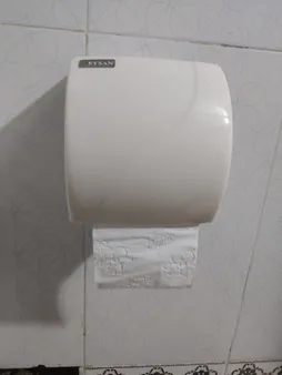 جای دستمال توالت سنی پلاستیک مدل Madis 4408