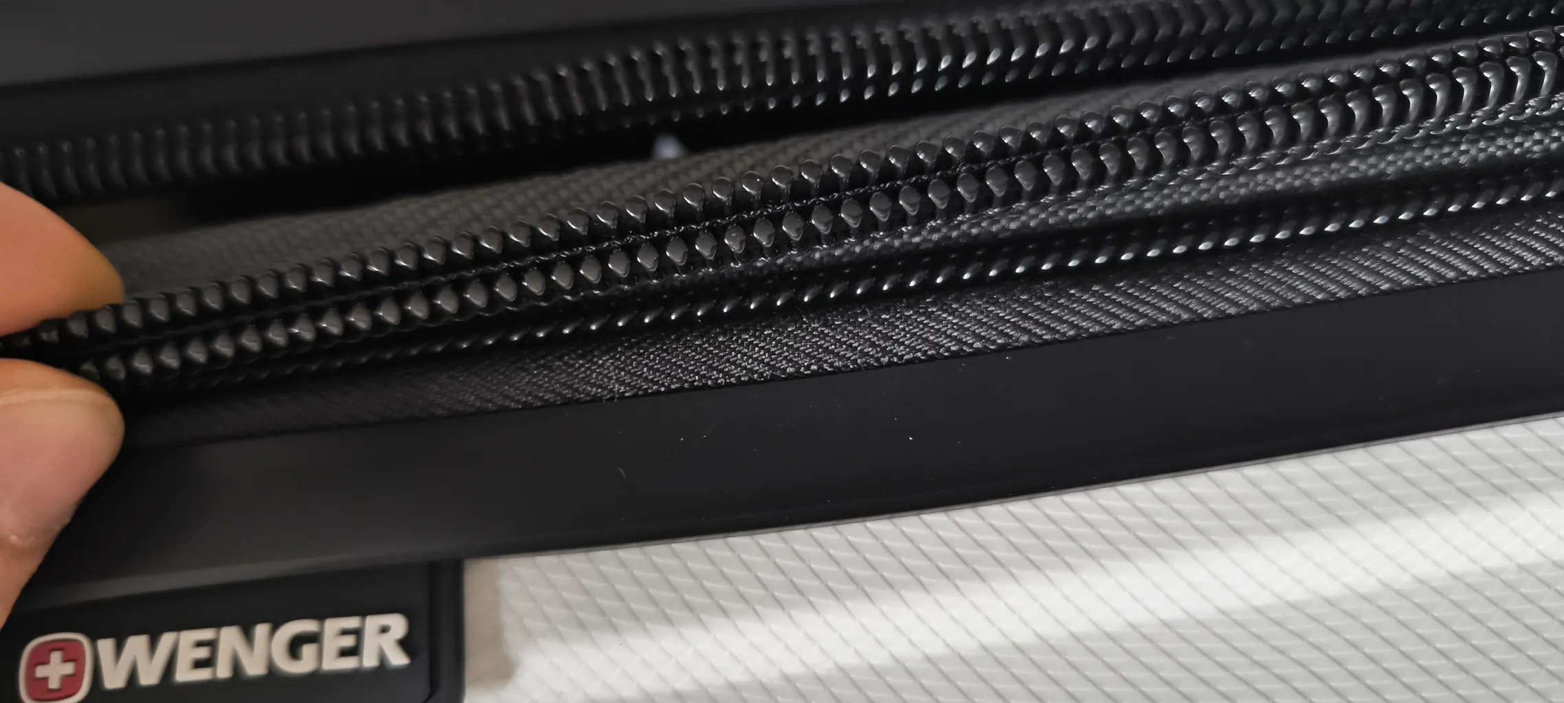 مجموعه سه عددی چمدان سوییس گیر مدل  700488