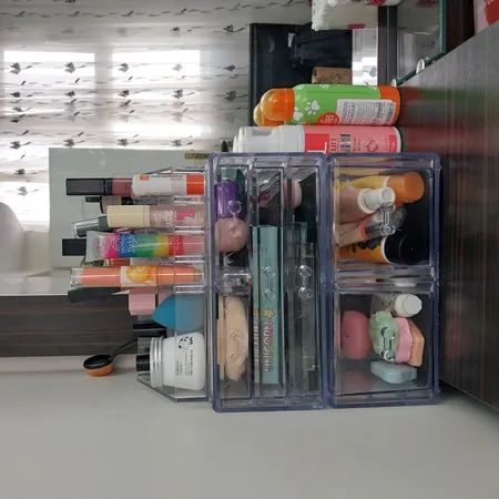 استند لوازم آرایشی مدل 06