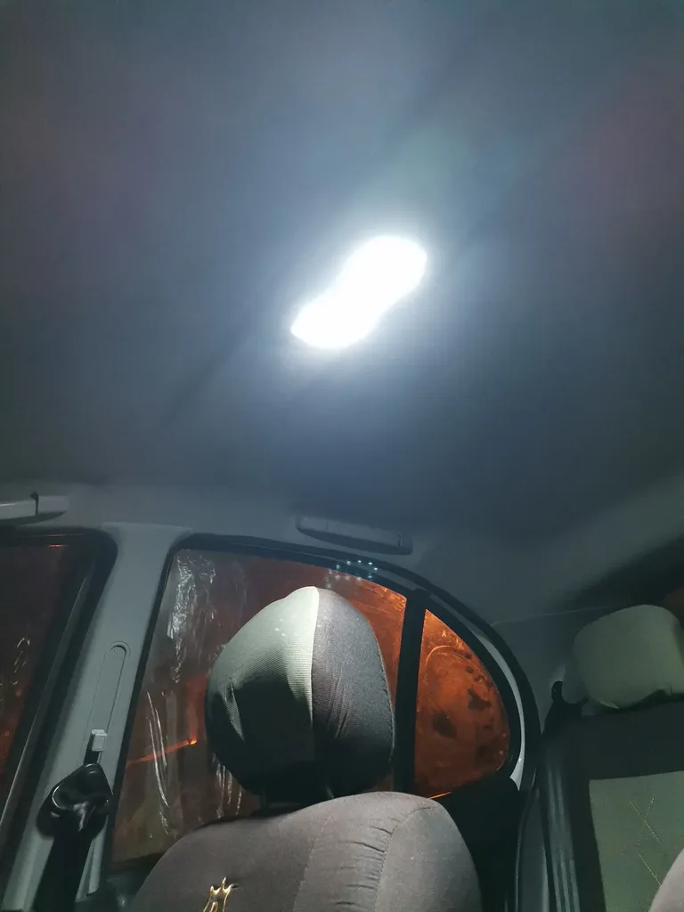 چراغ سقف خودرو وارون مدل P-562-SMD مناسب برای کوییک