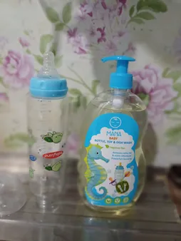 مایع شوینده و ضدعفونی کننده شیشه شیر مانا مدل پمپی حجم 750 میلی لیتر