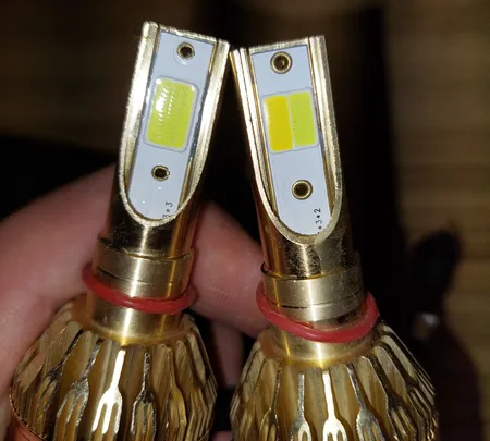 لامپ هدلایت خودرو مدل D9H7 بسته 2 عددی