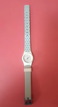 ساعت مچی عقربه ای دخترانه کیو اند کیو مدل VP47J034Y