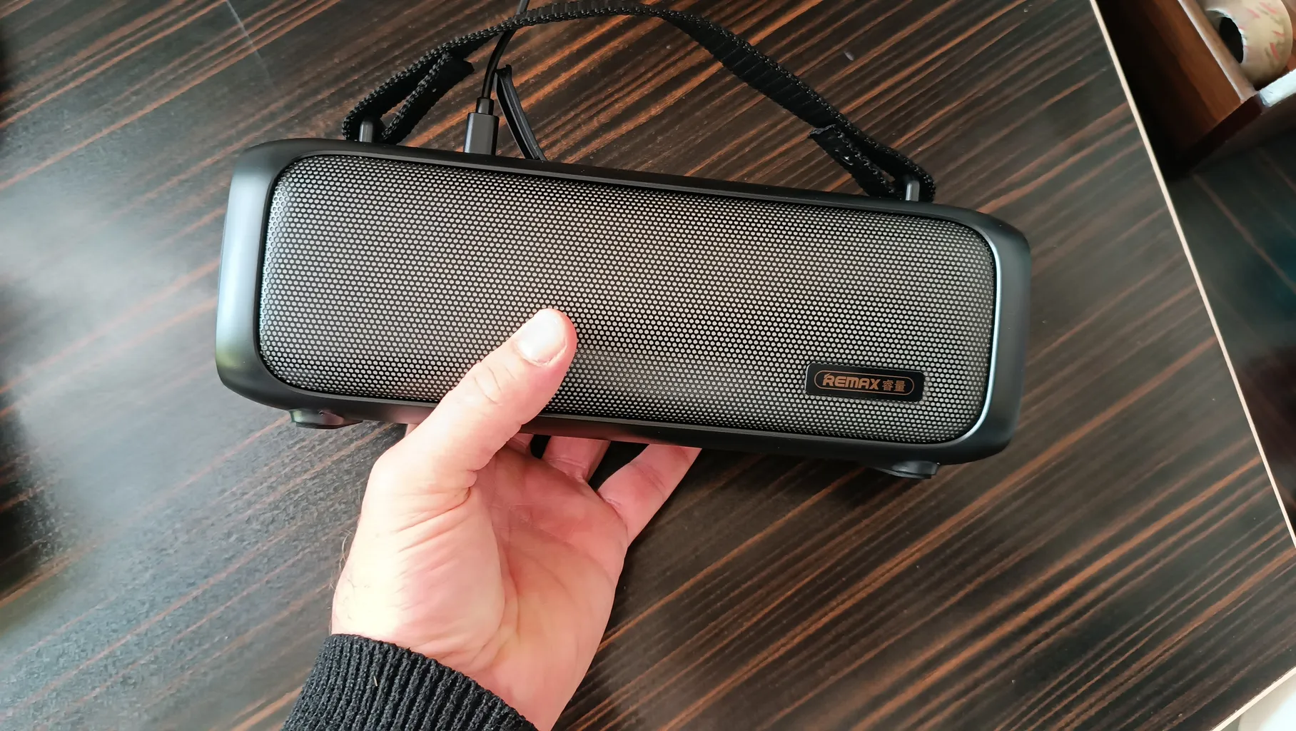 اسپیکر بلوتوثی قابل حمل ریمکس مدل RB-M67 New