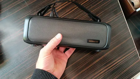 اسپیکر بلوتوثی قابل حمل ریمکس مدل RB-M67 New