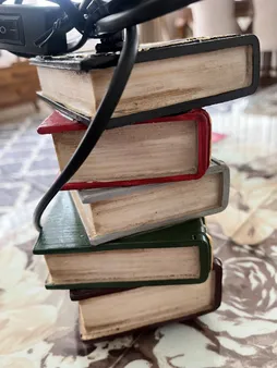 آباژور
رومیزی طرح کتاب 5 طبقه کد B5