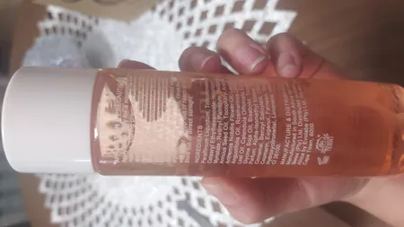 روغن صورت و بدن بایو اویل مدل ترمیم کننده و تقویت کننده حجم 200 میلی لیتر