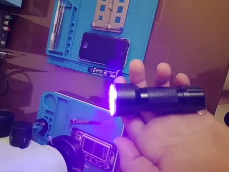 چراغ قوه دستی مدل HW-F600