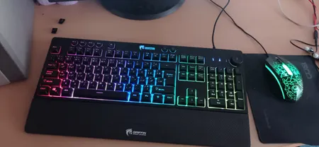 کیبورد مخصوص بازی گرین مدل GK703-RGBسوییچ ممبران ، Full Size، نورپردازی RGB