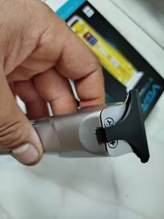 ماشین اصلاح موی سر و صورت وی جی ار مدل 956