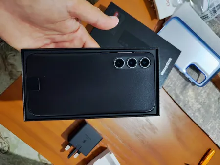 گوشی موبایل سامسونگ مدل Galaxy S23 FE دو سیم کارت ظرفیت 256 گیگابایت و رم 8 گیگابایت - ویتنام