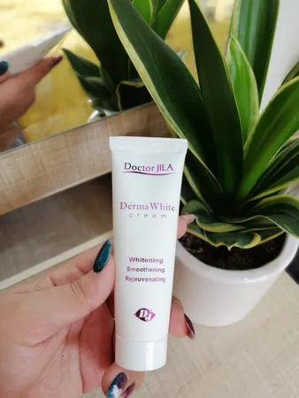 کرم روشن کننده دکتر ژیلا مدل DERMA حجم 50 میلی لیتر