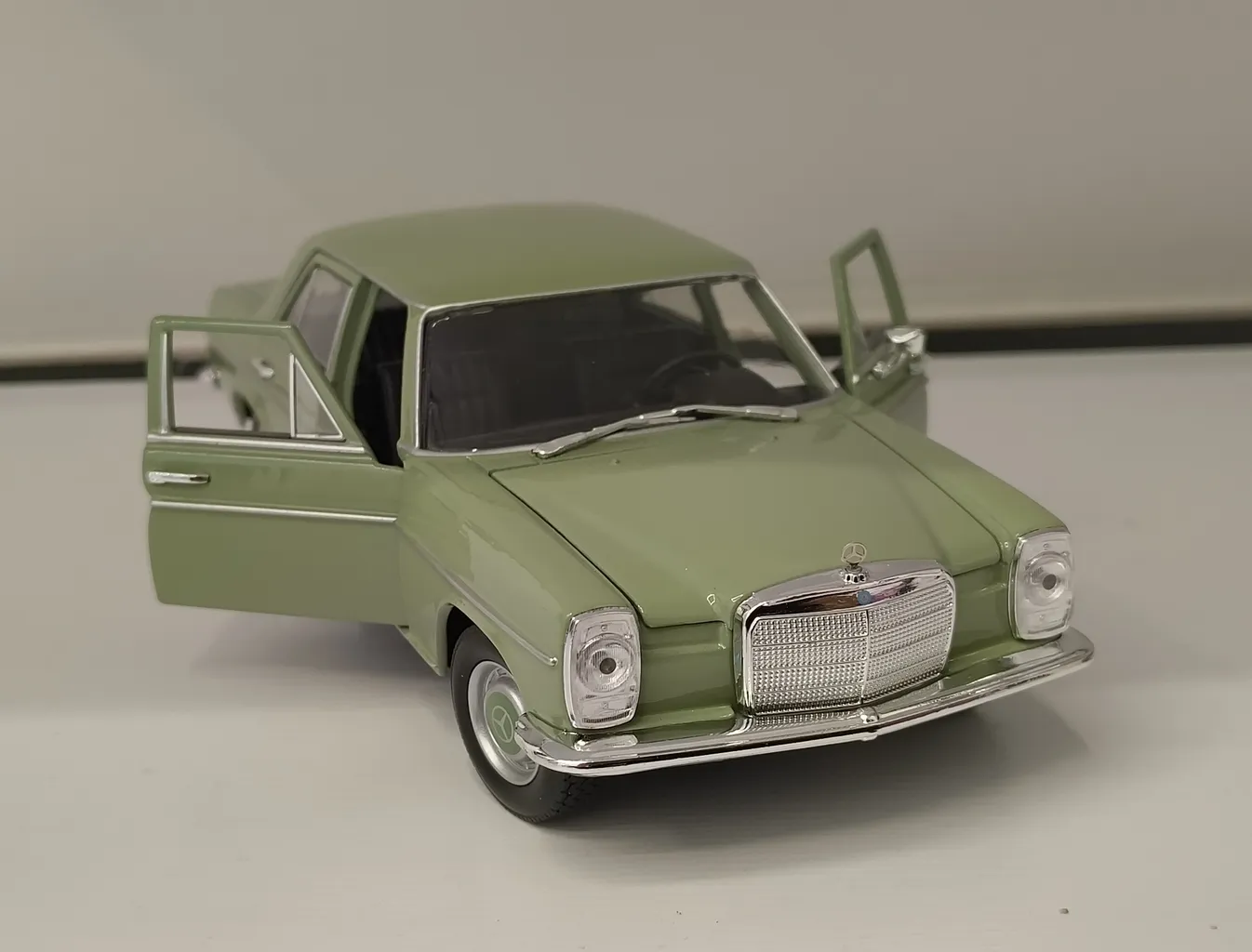 ماشین بازی ولی مدل MERCEDES BENZ 220