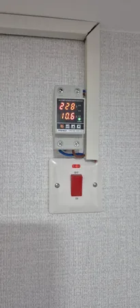 محافظ ولتاژ تکسنله مدل TVPS1-63C