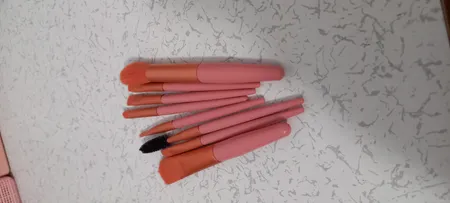 برس آرایشی مدل نئونی کد a-700 مجموعه 8 عددی