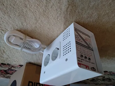 محافظ ولتاژ سارا مدل P152F مناسب برای تلویزیون و کامپیوتر