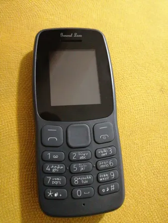 گوشی موبایل جنرال لوکس مدل 106 دو سیم کارت ظرفیت چهار مگابایت