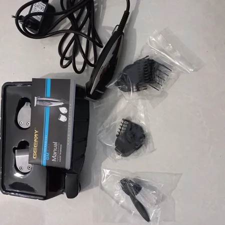 ماشین اصلاح موی سر و صورت و بدن جیمی مدل GM-830، اصلاح به صورت خط زن، قابلیت تنظیم سرعت، منبع انرژی با آداپتور برق، تکنولوژی اصلاح به صورت برش مستقیم، اندازه اصلاح 0.2 میلی‌متر، به‌همراه برس تمیزکننده