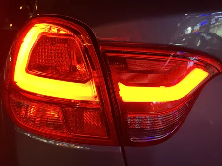 چراغ خطر عقب نورگستر مدل پلاس مناسب برای کوئیک بسته 2 عددی