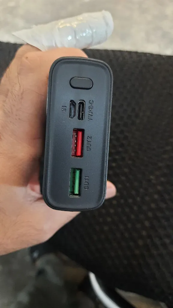 پاوربانک پی زد ایکس مدل V83 Fast Charge 22.5W ظرفیت 20000 میلی آمپر ساعت