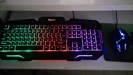 کیبورد و ماوس گیمینگ وریتی مدل V-KB6126GCW، سوییچ ممبران، Full-Size، نورپردازی LED RGB