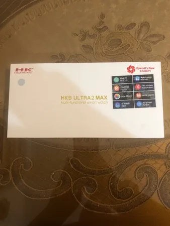 ساعت هوشمند مدل HK9 ULTRA 2 MAX دارای قابلیت های صفحه نمایش رنگی، صفحه نمایش لمسی، کنترل موسیقی (Music Player)، کنترل سطح اکسیژن خون، قابلیت مکالمه از طریق بلوتوث، پشتیبانی از زبان فارسی در منو و سیستم‌عامل بند سیلیکون